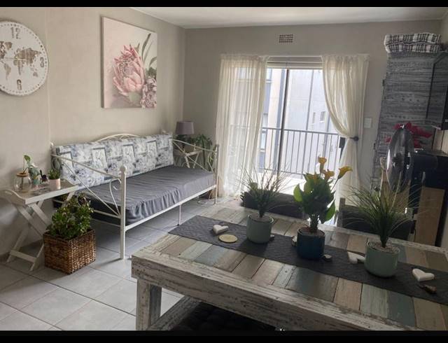 2 BEDROOM PROPERTY TO RENT IN CLUBVIEW